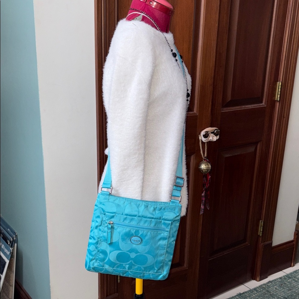Coach Getaway signature monogram jacquard aqua blue Crossbody/shoulder bag - Picture 3 of 15